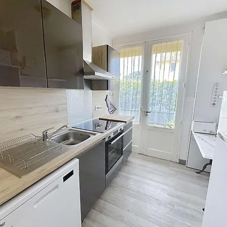 Дом отдыха Maison Plain-pied A 150m De La Avec Jardin Clos Et Terrasse - - Fr-1-361-34