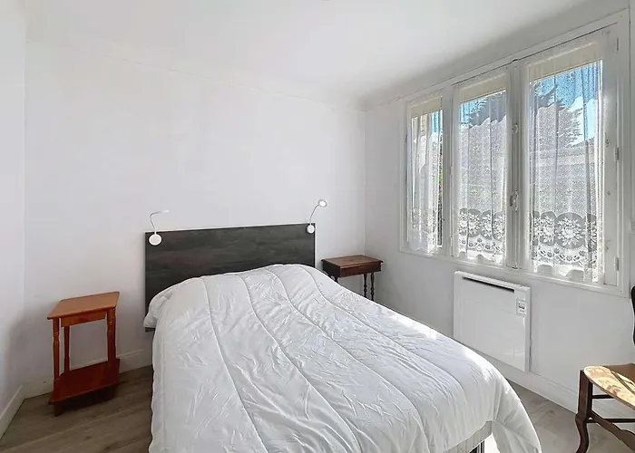 Дом отдыха Maison Plain-pied A 150m De La Avec Jardin Clos Et Terrasse - - Fr-1-361-34