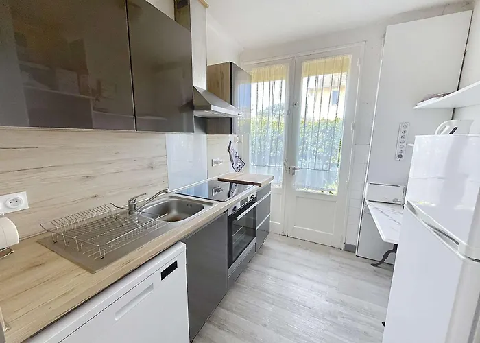 別荘 Maison Plain-pied A 150m De La Avec Jardin Clos Et Terrasse - - Fr-1-361-34